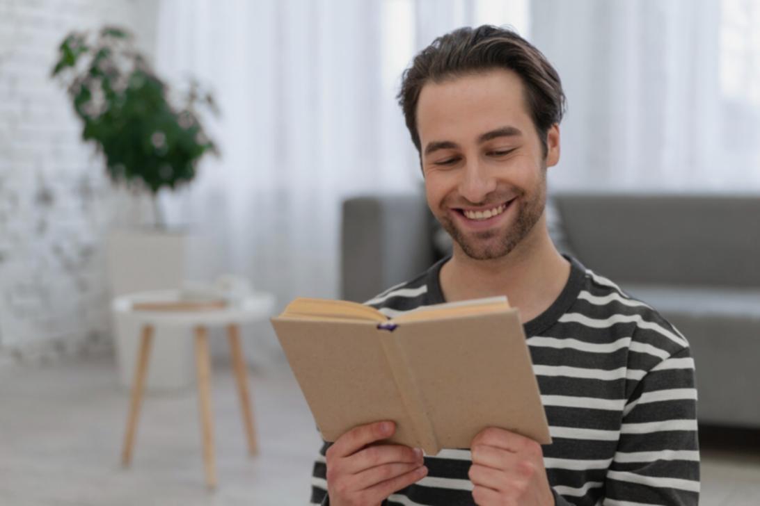 Interactive lecture interface displaying course structure